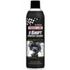 Czarny pojemnik z białą nakrętką, na którym widnieje logo "FINISH LINE" oraz napis "E-SHIFT GROUPSET CLEANER". Na etykiecie znajduje się również zdjęcie części rowerowej oraz teksty: "NO RESIDUE", "CLEANS ELECTRONIC SHIFT SYSTEMS", "REMOVES MOISTURE, GRIT