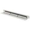 Na zdjęciu znajduje się patch panel LANBERG PPU6-1124-S z rzędem portów i kolorowymi oznaczeniami na białym tle. Panel ma metalową obudowę z otworami montażowymi po bokach.