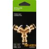 Opakowanie produktu z napisem "STALCO GARDEN" oraz "THREE WAY CONNECTOR" na zielonym tle, poniżej widoczny jest metalowy łącznik potrójny. Na dole opakowania znajdują się napisy "FITS WITH OTHER BRANDS", "UNI FIT", "BRS" oraz kod "S101010645".