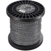 Na zdjęciu widoczna jest szpula z szarą żyłką do kosy, na której znajduje się etykieta z napisem "STALCO PERFECT Trimmer Line Square 3.0 mm 70 m". Etykieta zawiera również piktogramy i kod kreskowy.