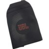 Czarne etui na głośnik z widocznym logo "JBL" w kolorze pomarańczowym, otoczonym koncentrycznymi okręgami. Etui ma prosty, nowoczesny design.