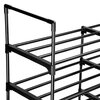 Czarna szafka wykonana z metalowych rurek, tworzących prostokątną konstrukcję z kilkoma poziomymi półkami. Produkt charakteryzuje się minimalistycznym designem i solidnym wykonaniem, idealnym do przechowywania różnych przedmiotów.