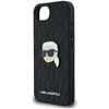 Czarne etui na telefon z wytłoczonym wzorem i przypinką w kształcie głowy z okularami przeciwsłonecznymi. Na dole etui widnieje biały napis "KARL LAGERFELD".
