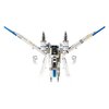 Zestaw LEGO przedstawia model myśliwca U-Wing z serii Star Wars, z widocznymi szczegółami konstrukcji, takimi jak obrotowe skrzydła i detale silników. Na zdjęciu znajdują się również strzałki wskazujące możliwość ruchu skrzydeł.