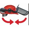 Czerwony kask ochronny z zamontowanymi nausznikami i siatkową osłoną twarzy. Pod kaskiem znajdują się dwie czerwone, zakrzywione strzałki skierowane w przeciwnych kierunkach.