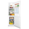 Biała lodówka ETA 275090000E No Frost o wysokości 180 cm z otwartymi drzwiami, ukazująca wnętrze z półkami wypełnionymi różnorodnymi produktami spożywczymi, w tym butelkami wody, jajkami, owocami, warzywami oraz opakowaniami z żywnością. Na drzwiach widoc