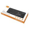 Pudełko z klawiaturą XTRIKE ME KB-229, na którym widoczny jest obraz klawiatury oraz teksty: "KB-229 LIGHTWEIGHT WIRED KEYBOARD", "KB-229", "WIRED KEYBOARD". Na opakowaniu znajdują się także ikony z opisami: "PLUG & PLAY", "SILENT KEYS", "FOLDABLE STAND",