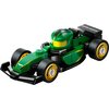 Zestaw LEGO przedstawia zielony bolid F1 z żółtymi i czarnymi detalami oraz kaskiem kierowcy. Na tylnej części pojazdu widnieje napis "ASTON MARTIN".