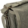 Szaro-zielona torba wykonana z teksturowanego materiału, z widocznymi metalowymi klamrami i paskami. Produkt ma solidne wykończenie i detale w postaci przeszyć.