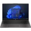 Na zdjęciu widoczny jest laptop z otwartym ekranem, na którym wyświetlony jest interfejs systemu Windows 11 z menu Start. Na obudowie poniżej ekranu znajduje się logo HP.