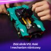 Na zdjęciu widoczny jest model samochodu z klocków, z otwartą pokrywą silnika, ukazującą szczegóły konstrukcji. Na dole zdjęcia znajduje się tekst: "Złóż silnik V12, tłoki i mechanizm różnicowy".