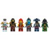 Na zdjęciu znajduje się sześć figurek LEGO z serii Ninjago, każda ubrana w unikalne stroje z różnymi kolorami i wzorami. Figurka po lewej stronie ma biały strój z niebieskimi akcentami, a figurka po prawej stronie ma ciemny strój z zielonymi i złotymi ele