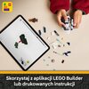 Na zdjęciu widoczny jest tablet z aplikacją do budowania LEGO, obok którego znajdują się rozłożone klocki LEGO oraz złożony model. Na dole zdjęcia znajduje się napis: "Skorzystaj z aplikacji LEGO Builder lub drukowanych instrukcji".