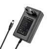 Czarna ładowarka z wtyczką i kablem, na której widoczna jest etykieta z napisem: "Qoltec CHARGER LEAD ACID BATTERY Model: 52423 Input: AC 220-240V Frequency: 50/60Hz Output: DC 6V/12V EAN: 5901878524238 Product of Qoltec Europe". Na etykiecie znajdują się