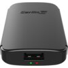 Czarny adapter z logo "CarlinKit" na górze, posiadający port USB oraz dwie diody: zieloną i czerwoną. Produkt ma zaokrąglone krawędzie i gładką powierzchnię.