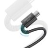 Czarny kabel USB-C do USB-C o mocy 240W z widocznym napisem "VEN-DENS 240W" na wtyczce. Obok kabla znajduje się grafika ilustrująca jego elastyczność z nieczytelnym tekstem w języku chińskim.