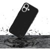 Czarne etui na telefon unosi się nad powierzchnią, która wygląda na popękaną i rozpryskującą się w wyniku uderzenia. W tle widać rozpryskujące się fragmenty materiału, co sugeruje wytrzymałość etui.
