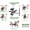 Na zdjęciu znajduje się ławka do ćwiczeń z różnymi pozycjami treningowymi, takimi jak "INCLINE BENCH PRESS", "BENCH PRESS", "LEG EXTENSION", "BICEPS CURL", "HAMSTRING CURL". Widoczny jest tekst: "TUNTURI STRENGTH", "WB60 WEIGHT BENCH EXERCISE CHART", "FEE