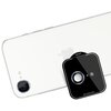 Białe urządzenie z widocznym obiektywem aparatu, obok którego znajduje się czarna nakładka z otworem na obiektyw i napisem "open" oraz "16e Camera film". W tle widoczne jest logo w kształcie nadgryzionego jabłka.