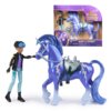 Na zdjęciu znajduje się fioletowy jednorożec z siodłem oraz figurka postaci, a w tle widoczne jest opakowanie z napisem "Unicorn Academy" i "Rory & Storm". Na opakowaniu znajduje się również logo Netflix oraz ostrzeżenie: "WARNING: CHOKING HAZARD - Small parts. Not for children under 3 years."