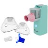 Na obrazie znajduje się inhalator nebulizator w kolorze miętowym z różowym ustnikiem, obok którego widoczne są dwie przezroczyste maski oraz niebieski smoczek z przezroczystą końcówką. Na urządzeniu znajduje się podświetlone logo "Momini".