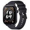 Czarny smartwatch z prostokątną kopertą i gładkim ekranem, posiada czarny pasek z białymi przeszyciami oraz brązową wewnętrzną stroną. Pasek zakończony jest metalową klamrą, a na boku koperty znajduje się okrągłe pokrętło.