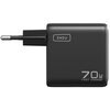 Czarna ładowarka sieciowa z widocznym logo "INIU" oraz napisem "70W FAST CHARGE" na obudowie. Produkt ma kompaktowy, prostokątny kształt z wtyczką do gniazdka elektrycznego.
