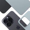 Etui w kolorze niebieskim jest pokazane obok smartfona z wyświetlaczem, na którym widnieje grafika z napisem "38% Charging" oraz ikoną błyskawicy. Obok etui znajduje się okrągła ładowarka bezprzewodowa podłączona kablem.