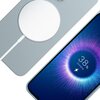 Na zdjęciu widoczne jest niebieskie etui na telefon z okrągłym wzorem, które jest przeznaczone dla modelu Apple iPhone 13 Pro Max. Obok etui znajduje się tył telefonu z trzema obiektywami aparatu i logo Apple.