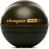 Na zdjęciu znajduje się kulista echosonda wędkarska w kolorze ciemnozielonym z widocznym napisem "deeper chirp+ 3" w kolorze złotym. Produkt ma gładką powierzchnię i jest podzielony na dwie części.