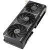 Czarna karta graficzna z trzema wentylatorami, na których widoczne są napisy "PRIME" i "ASUS". Na obudowie karty znajduje się duży napis "RADEON".