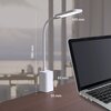 Na zdjęciu znajduje się biała lampa biurkowa z elastycznym ramieniem, umieszczona na drewnianym blacie obok laptopa. Widoczne są wymiary lampy: 380 mm wysokości, 100 mm długości głowicy, 82 mm wysokości podstawy i 50 mm szerokości podstawy.