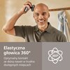 Mężczyzna używa golarki na głowie, a obok znajduje się tekst: "Elastyczna głowica 360° Optymalny kontakt ze skórą nawet w trudno dostępnych miejscach" oraz symbol 360°. W tle widać wieszak z ręcznikiem.