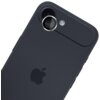 Czarny smartfon z widocznym logo w kształcie nadgryzionego jabłka, z nałożoną srebrną nakładką na obiektyw aparatu. Obok obiektywu znajduje się okrągła lampa błyskowa.