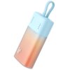 Niebiesko-pomarańczowy powerbank z logo "Baseus" na górnej części oraz oznaczeniem "20W" na dolnej części obudowy. Urządzenie ma zaokrąglone krawędzie i wbudowany uchwyt.