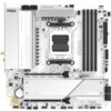 Na zdjęciu widoczna jest płyta główna z oznaczeniami "SAPPHIRE PURE", "B850M WiFi", "PURE SERIES", "HDMI", "M.2 PCIe 5.0" oraz "AM5 SOCKET B850M". Płyta ma biało-srebrne elementy z czarnymi gniazdami i złączami.