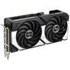 Karta graficzna z dwoma dużymi wentylatorami, na których widnieje logo "ASUS". Na obudowie karty znajduje się napis "GEFORCE RTX" oraz "DUAL".
