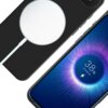 Na zdjęciu widoczne jest czarne etui na telefon z okrągłym, białym elementem przypominającym ładowarkę bezprzewodową. Obok znajduje się ekran telefonu z wyświetlonym napisem "38% Charging" oraz ikoną błyskawicy na tle niebiesko-fioletowej grafiki.