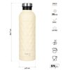 Beżowa butelka termiczna o pojemności 750 ml i wysokości 26,7 cm, z logo "NILS" na dole, posiada wzór w trójkąty. Obok butelki znajdują się napisy: "STAINLESS STEEL", "24h COLD", "DURABLE", "LEAK PROOF", "0.75L", "BPA free" oraz ikony przedstawiające cech