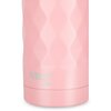 Różowa butelka termiczna o pojemności 750 ml z widocznym logo "NILS" na powierzchni. Butelka ma wzór w kształcie rombów, co nadaje jej elegancki wygląd.