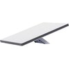 Na zdjęciu znajduje się biały, prostokątny panel z ciemną ramką, umieszczony na metalowej podstawie. Produkt to "Zestaw STARLINK Mini Kit".