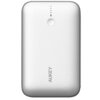 Biały powerbank z zaokrąglonymi krawędziami, na którym widoczne jest logo "AUKEY" oraz cztery małe diody i okrągły przycisk.