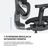Na zdjęciu widoczny jest fragment szarego fotela biurowego z podłokietnikiem i oparciem, które posiada mechanizm regulacji. Na dole zdjęcia znajduje się tekst: "7-stopniowa regulacja wysokości oparcia. Ta funkcja umożliwia dostosowanie podparcia pleców i 