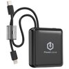 Czarny powerbank z logo "PowerLocus" na obudowie, z dołączonym kablem USB zakończonym wtyczkami USB-C i Lightning. Produkt ma kompaktowy, kwadratowy kształt z zaokrąglonymi krawędziami.