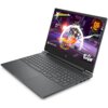 Na zdjęciu widoczny jest otwarty laptop z wyświetlonym na ekranie kolorowym obrazem z gry, z napisami "GAME PASS" i "HI-FI RUSH". Klawiatura jest pełnowymiarowa, a obudowa ma ciemny kolor.