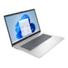 Srebrny laptop z dużym ekranem, na którym wyświetlany jest interfejs systemu Windows 11 z ikonami aplikacji. Na obudowie widoczne jest logo HP, a klawiatura ma ciemnoszare klawisze.