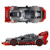 Na zdjęciu widoczny jest model samochodu wyścigowego z klocków LEGO, przedstawiony z góry i z boku. Na modelu znajdują się napisy "e-tron" oraz logo "Audi".