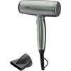 Suszarka do włosów w kolorze metalicznym z widocznym logo "BaByliss" na obudowie. Obok znajduje się czarna nasadka koncentratora.
