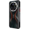Smartfon w kolorze pomarańczowym z widocznym logo "OUKITEL" na obudowie, posiada duży moduł aparatu z czterema obiektywami i napisem "SUPER PERFORMANCE HD CAMERA". Obudowa ma geometryczne wzory w kolorze czarnym i pomarańczowym.