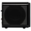 Czarny subwoofer o błyszczącej powierzchni z widoczną okrągłą maskownicą na froncie oraz poziomymi żłobieniami po bokach. Na bocznej krawędzi znajdują się różne złącza i pokrętła.